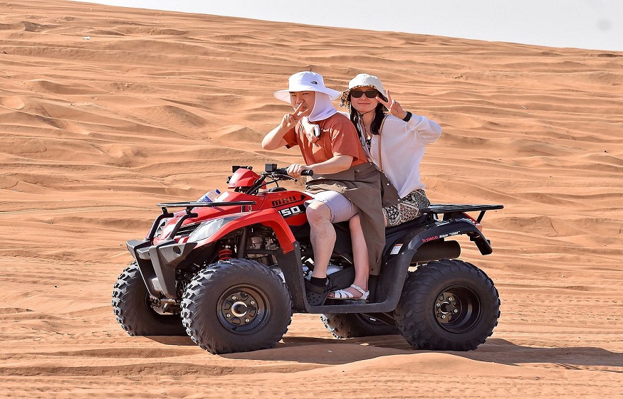 Dune Bashing in Dubai Feels Like a Fight Between Gravity and Adrenaline